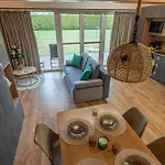 Komfort Z Jakuzzi Przy Parku Zdrojowym Chalet *
